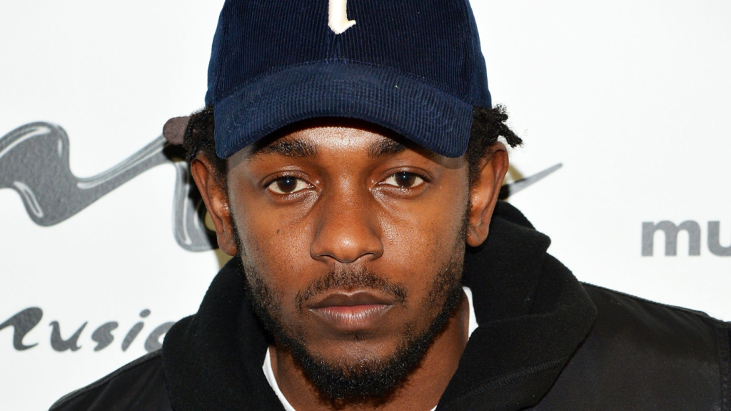 NEW YORK, NY - NOVEMBER 03: Hip-hop recording artist Kendrick Lamar visits Music Choice on November 3, 2014 in New York City. (Photo by Slaven Vlasic/Getty Images)