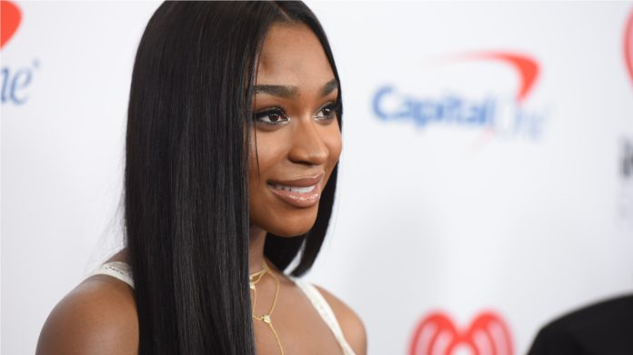 Normani durante Red Carpet. (Foto: Divulgação)