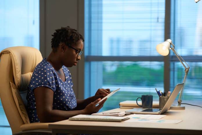 Pesquisa visa mapear os talentos negros em tecnologia. (Foto: Motion Array)